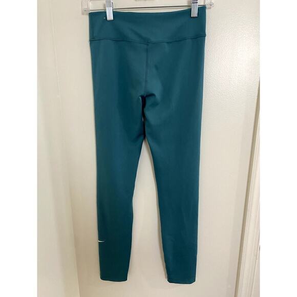 Nike Dri-Fit One Mid-Rise Leggings - Size XL  (EUC) - Picture 3 of 8